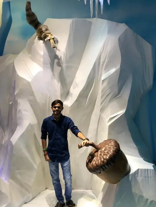 Holding on to Scrat's acorn