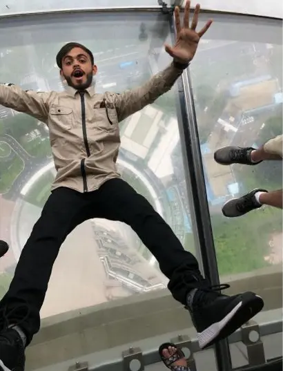Star-shaped on the glass floor